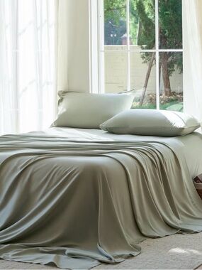 Luxury Silky Sheet Set in Sage Green -